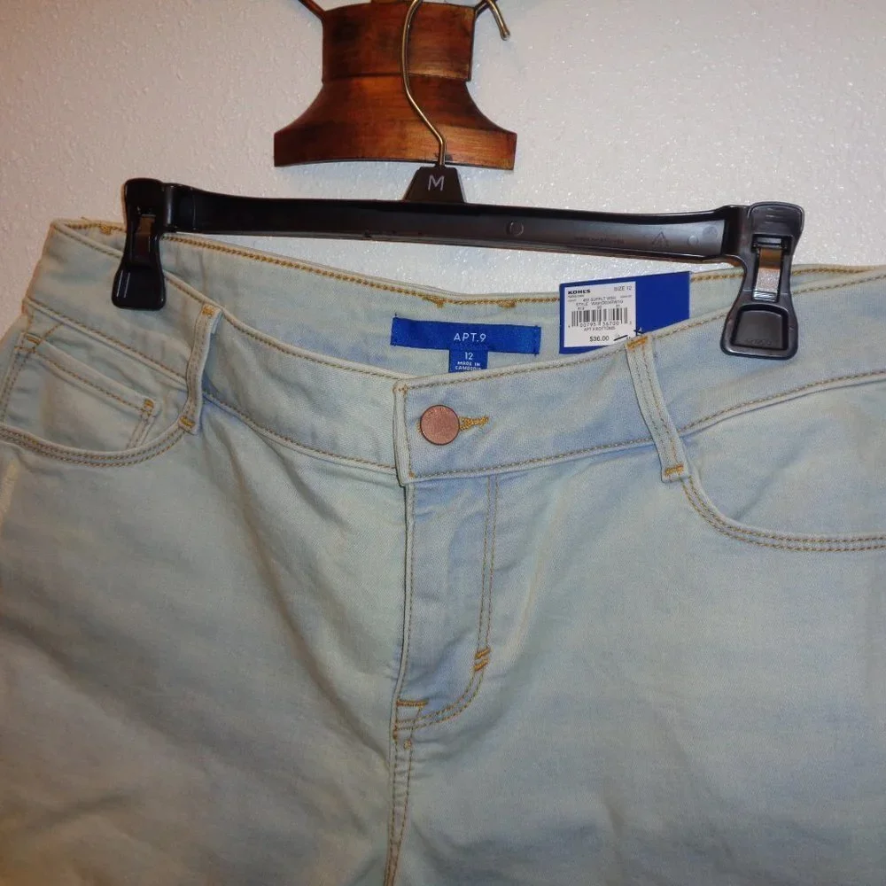 Apt. 9 Women's Jean Denim Shorts  Mid Rise  Size 12 NWT
